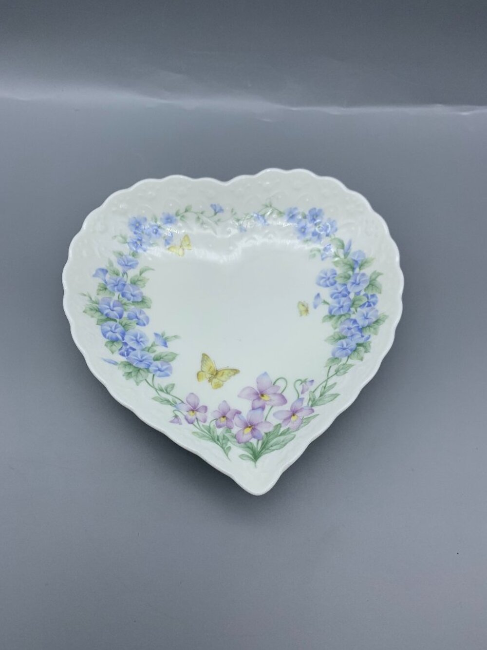 Mikasa Heart Shaped Porcelain Trinket Dish "Thinking of You" with Flower Design